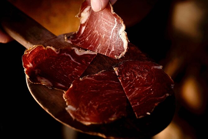 Paris: Notre Dame Gourmet Food & Wine Tour with a Culinary School - Ile Saint-Louis to Notre-Dame: The Finale Pairing Near the Cathedral