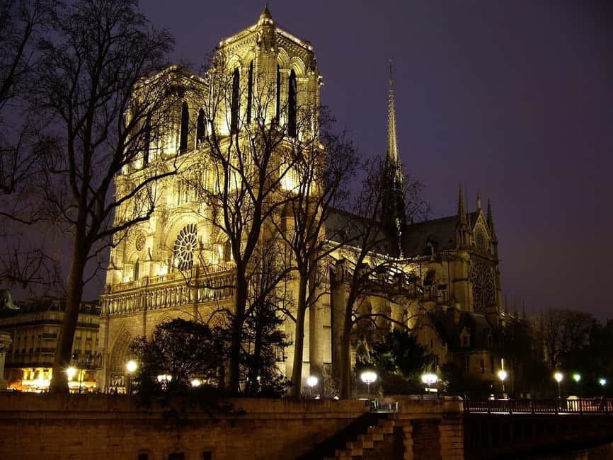 Paris: Notre Dame Guided Tour with Reserved Access option - Reserved Access or Just the Facade: Picking Your Notre-Dame Moment