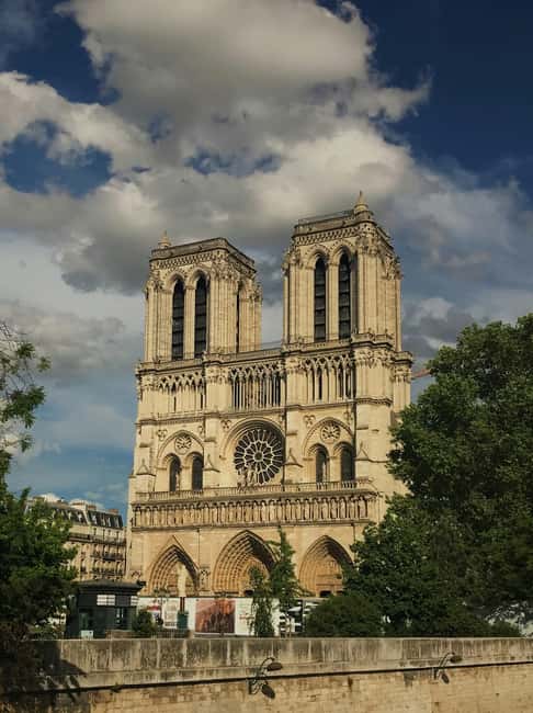 Paris: Notre Dame Interior Guided Tour with Entry Included - No Radio Headsets: Why That Actually Improves the Experience