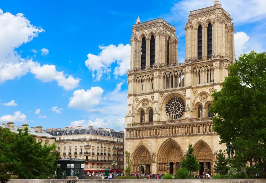 Paris: Notre Dame & Latin Quarter Food Tour with 8+ Tastings - Bakery stop and viennoiseries: where your appetite turns into a plan