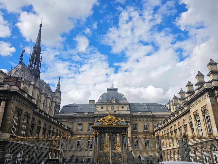 Paris: Notre Dame Outdoor Tour with Sainte-Chapelle / Crypt. - Shakespeare & Company stop: a quick culture reset