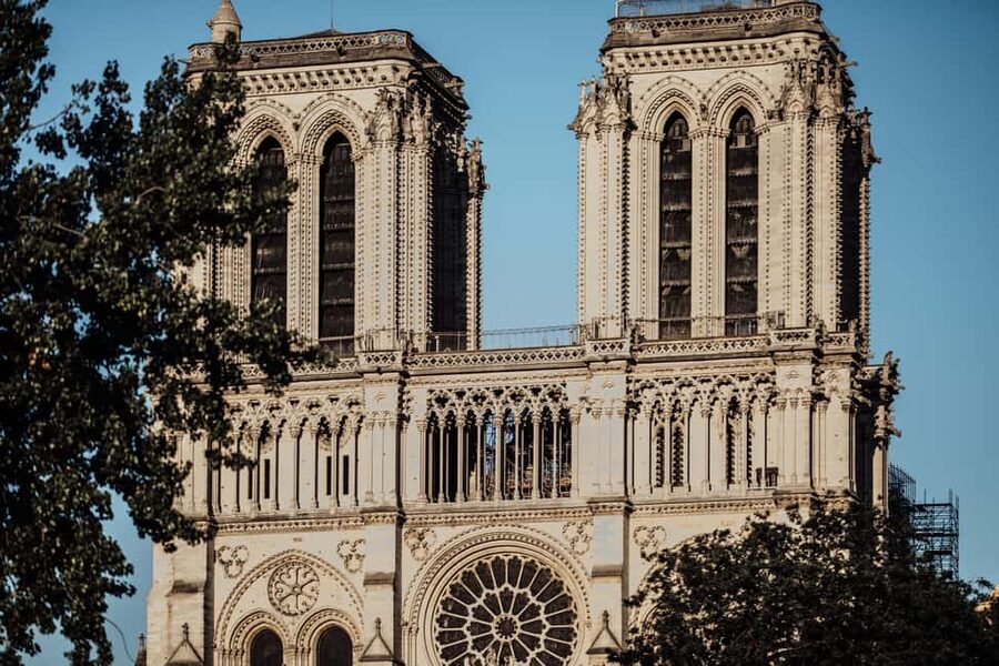 Paris: Notre-Dame The Restored Masterpiece Guided Tour - The main event starts outside: the Gothic façade as a guided “read”