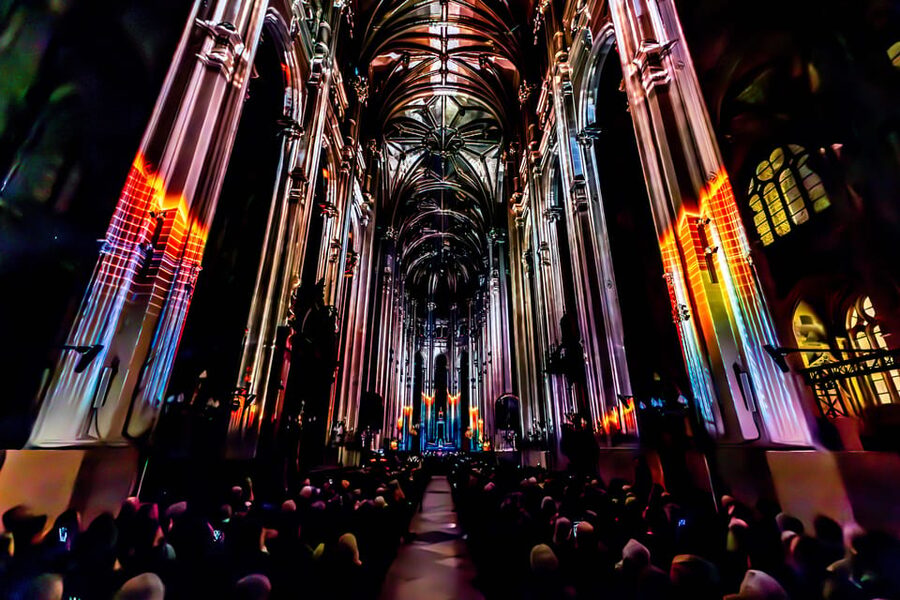 Paris: Nouveau spectacle Son et lumière - LUMINISCENCE - Comment profiter au mieux (sans stress à l’entrée)
