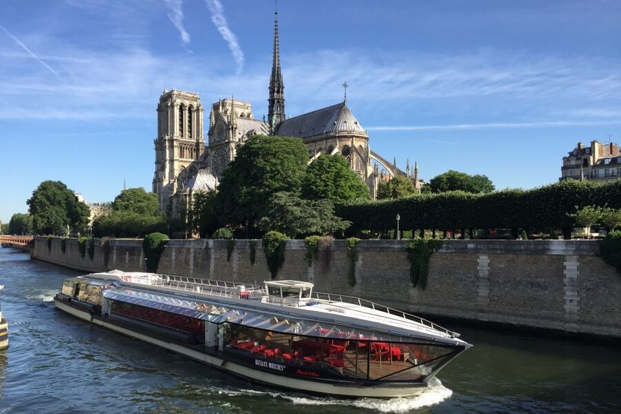 Paris : NYE Special Diner Cruise on the Seine River - Dinner Details: What the French Courses Feel Like on a Moving Boat