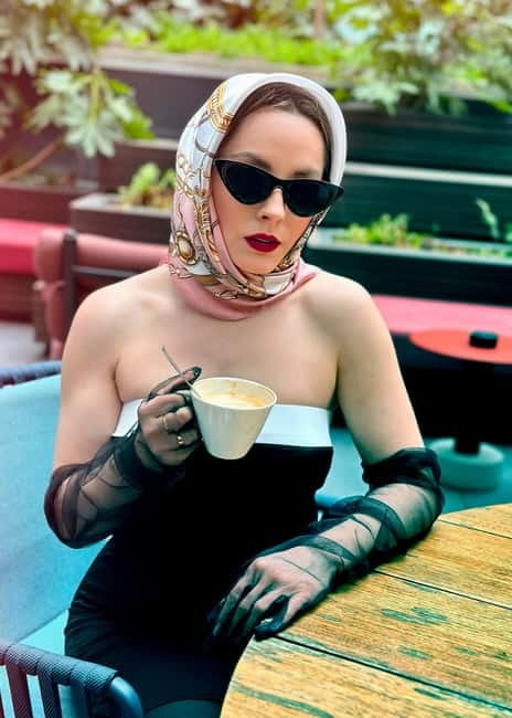 Paris: Old Money Photo Shoot with Outfits and Accessories - Posing help that turns awkward into elegant