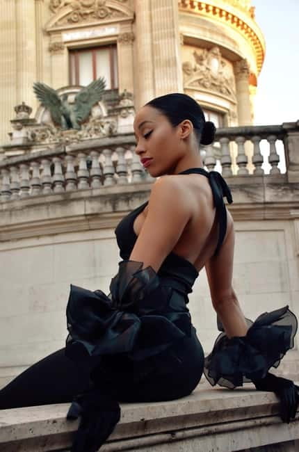 Paris: Old Money Photo Shoot with Outfits and Accessories - Photos you keep: what value looks like at $117