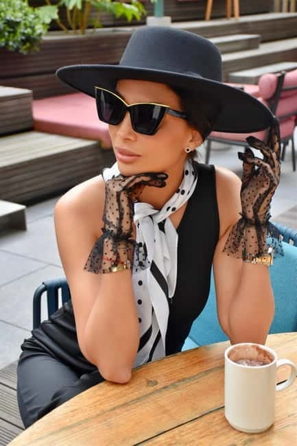 Paris: Old Money Photo Shoot with Outfits and Accessories - Your 1-hour private shoot with Kathy Paris Photography