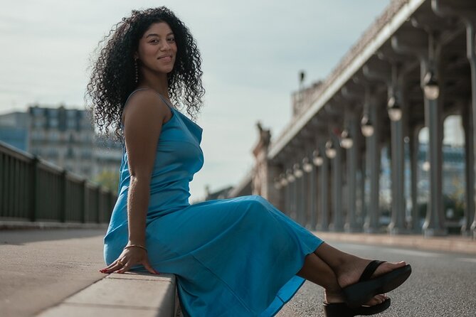 Paris One-Hour Private Photo Shoot - Proposal moments and extra decoration: making it feel safe and special