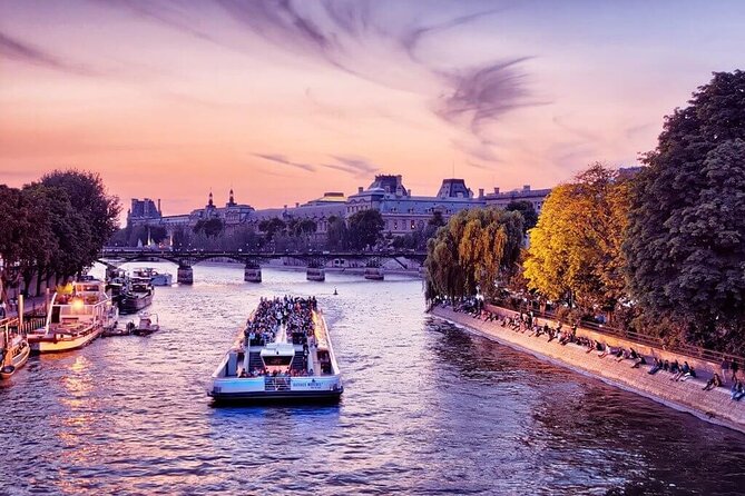 Paris - One Hour Seine River Cruise with Recorded Commentary - Timing tips: when to go for best photos and comfort