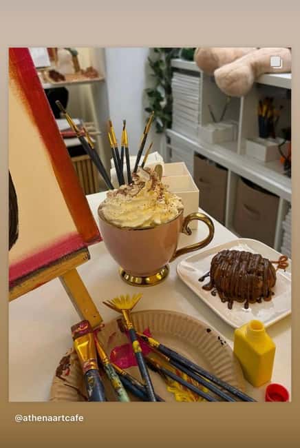 Paris : Painting experience in an art cafe - What an Athena Art Cafe workshop really feels like