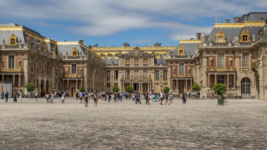 Paris: Palace of Versailles Ticket with Private Transfer - Skip the Line and Use the Audio Guide Wisely