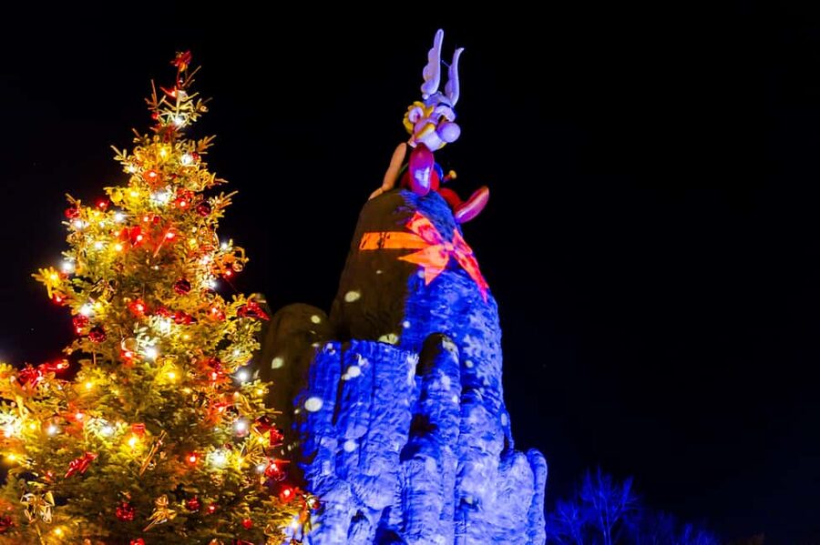 Paris: Parc Astérix 1-Day Ticket - Food and comfort: what to plan for besides the rides