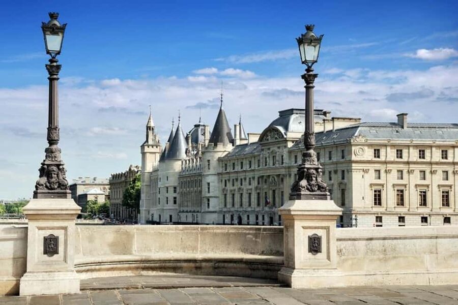 Paris Passlib' City: Official Pass with 5 Top Attractions - Eiffel Tower (2nd floor): the pass anchor that can pay back fast