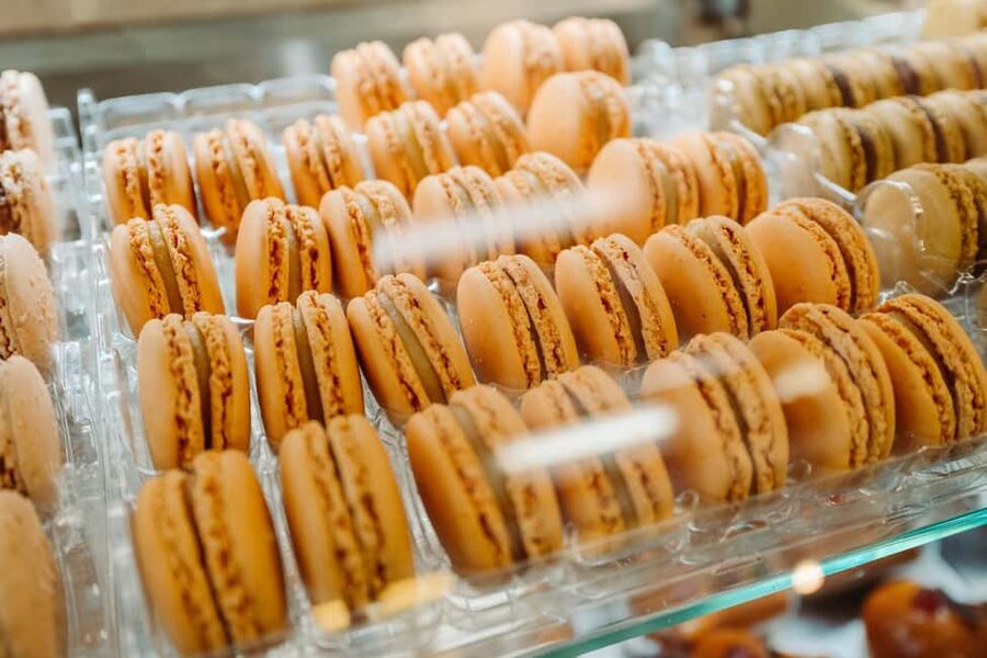 Paris: Pastries and Chocolate Walking Food Tour - Sweet Start at 34 Rue du Faubourg Montmartre