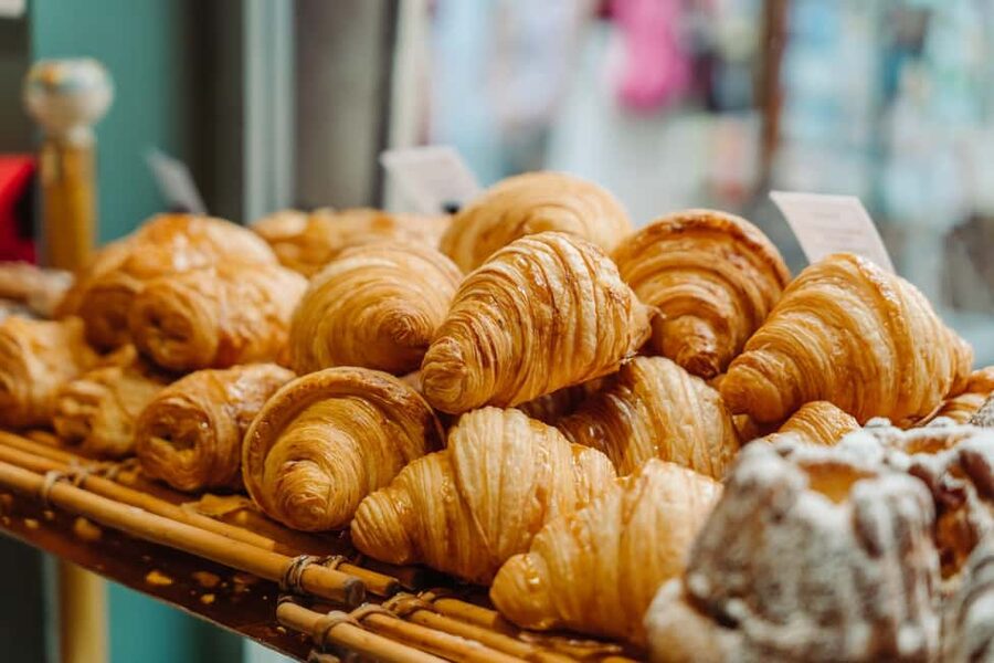 Paris: Pastries and Chocolate Walking Food Tour - Victoire Boulangerie: Pain au Chocolat That Sets the Tone
