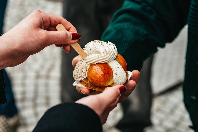 Paris: Pastries Food Tour in Le Marais with a Culinary School - The Le Marais route: how the walking loop keeps your brain engaged