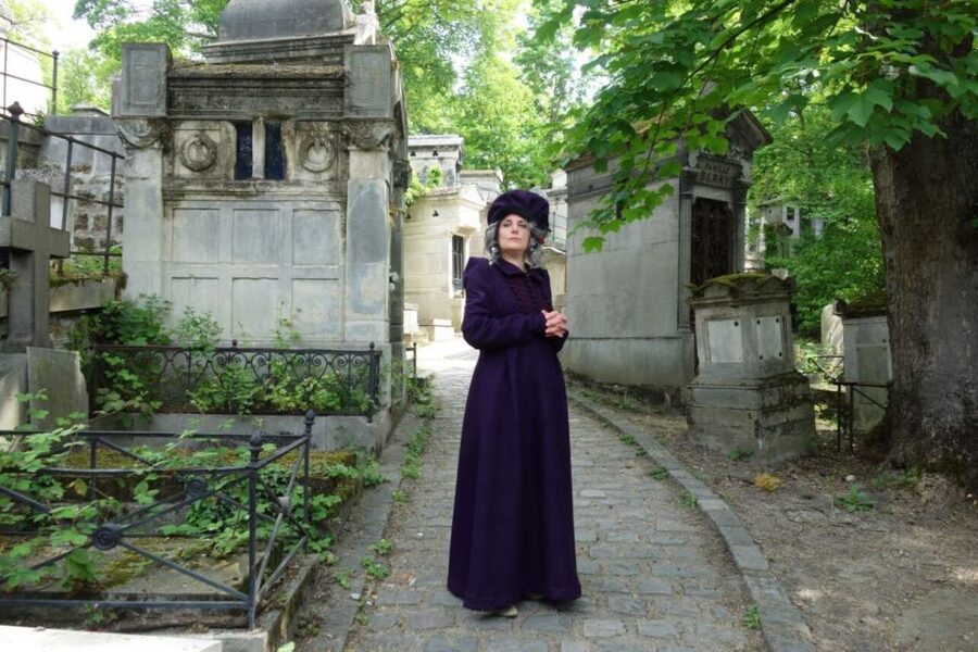 Paris: Père Lachaise Cemetery Guided by the Great Sibylle - Two Sides of One Cemetery: Romantic Places First