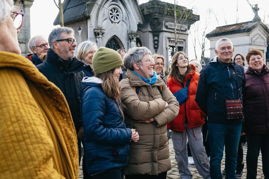 Paris: Pere Lachaise Cemetery Guided Tour - Père Lachaise: Paris’s 44-Hectare Open-Air Storybook