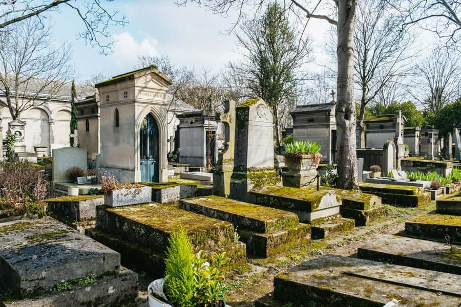 Paris: Pere Lachaise Cemetery Guided Tour - Where the tour starts: Rue des Rondeaux and Gambetta station