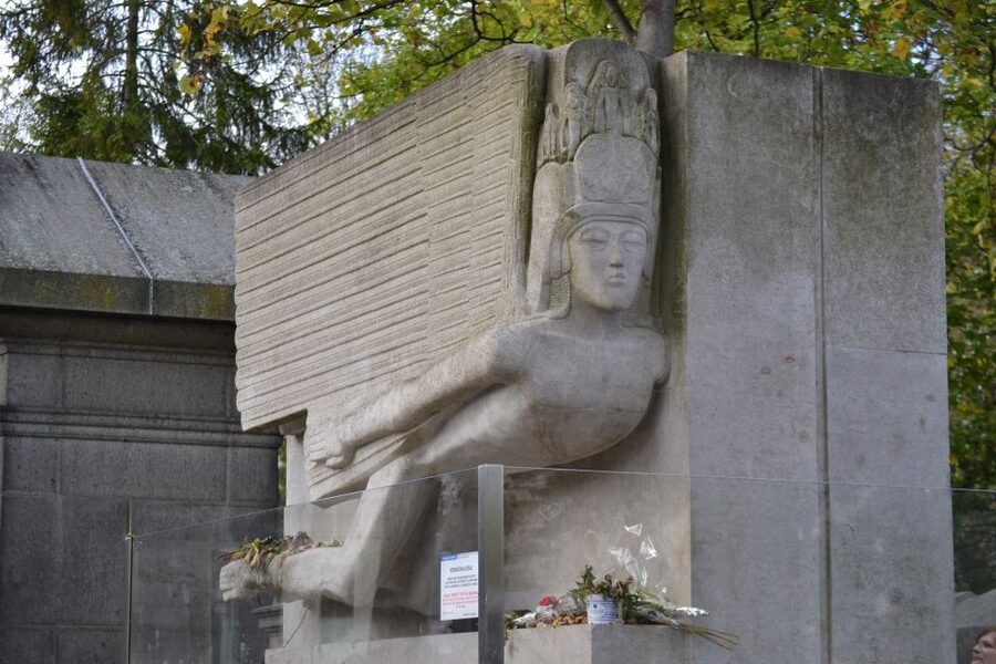 Paris: Père Lachaise Cemetery Private Tour - How Your Guide Builds the Tour: Shortcuts, Themes, and On-the-Spot Adjustments