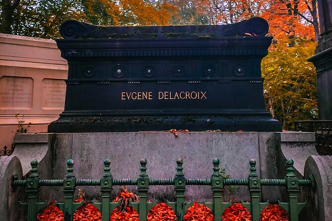 Paris Pere Lachaise Cemetery Small Group Guided Tour - The Small-Group Advantage: 8 People Changes Everything