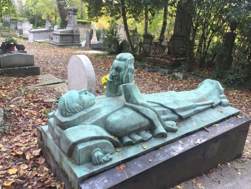 Paris: Père Lachaise Cemetery Visit with Seine River Cruise - Key points worth knowing
