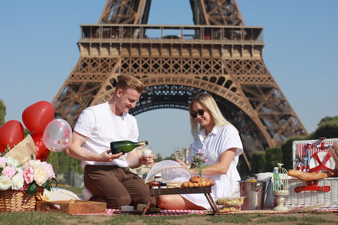 Paris Photo Shoot Session – Eiffel Tower Photographer - Key things to know before you book