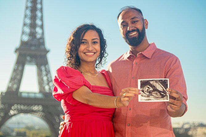 Paris Photo Shoot Session – Eiffel Tower Photographer - Price and Value for a Group Up to Six