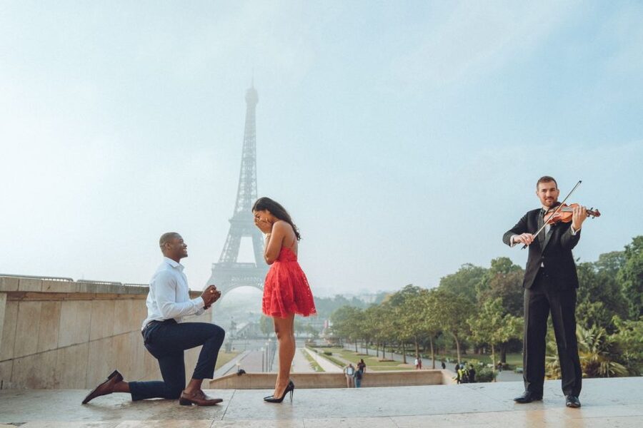 Paris: Photo Shoot with a Private Travel Photographer - What to Wear (and Bring) for Photos That Don’t Look Forced