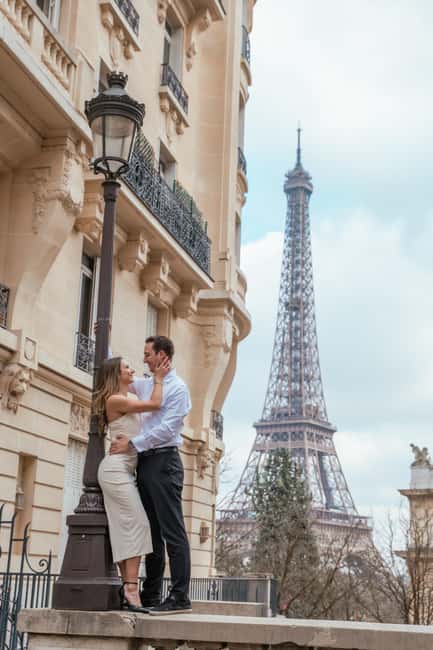 Paris photographer 1 hour near the Eiffel Tower or in Paris - Paris Eiffel Tower Photos, But With Real Guidance