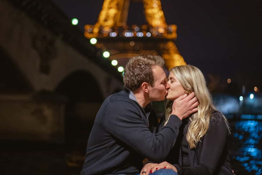 Paris photographer 1 hour near the Eiffel Tower or in Paris - Catching the Iconic Eiffel Tower Shots Without Wasting Time