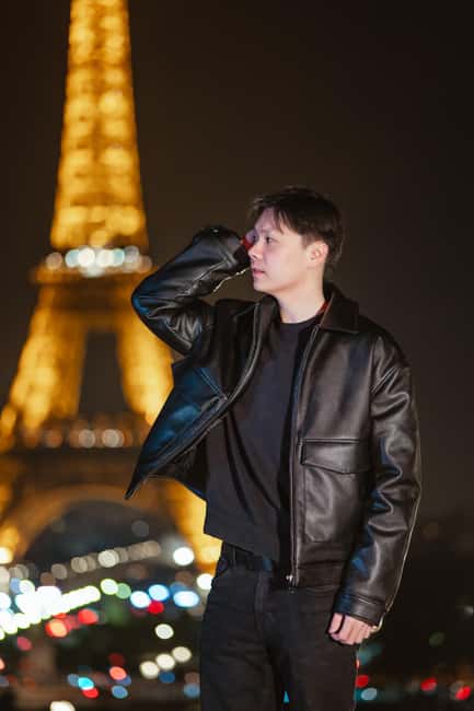 Paris photographer 1 hour near the Eiffel Tower or in Paris - Extra Touches: BTS Videos and Using Your Own Camera