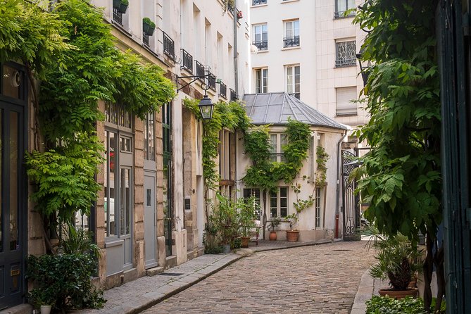 Paris Photography Masterclass - Private Photography Lesson - Eiffel Tower over the Seine: light, distance, and a shot plan