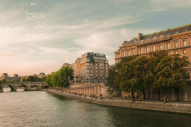 Paris Photography Tour - Self Guided Tour of Paris' Top Instagram Spots - Hotel de Ville: finishing at the city’s public heart