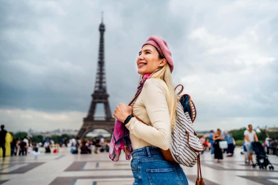 Paris: Photoshoot at The Big Three - Price and value: $150 per group up to 20 people