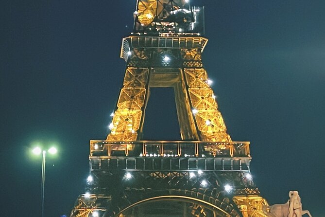 Paris Pink Tour by Night with Champagne - Entering Pink Hour: what this night tour is really like