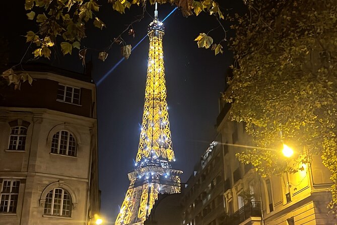 Paris Pink Tour by Night with Champagne - Montmartre photo stops: Sacré-Cœur views and Moulin Rouge glow
