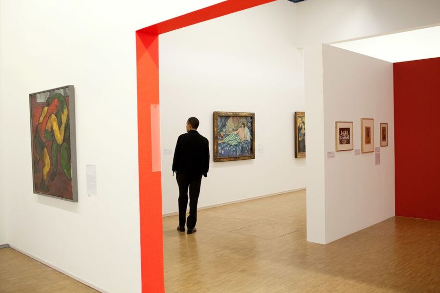 Paris: Pompidou Center - Skip-the-Line Guided Tour 8 guests - Starting at the outside: where Renzo Piano sets the theme