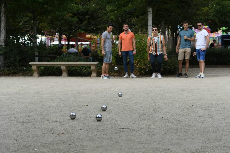 Paris: Pre-Dinner Drinks with Petanque Game (Bocce Ball) - The 5:30 pm timing: perfect for a pre-dinner reset