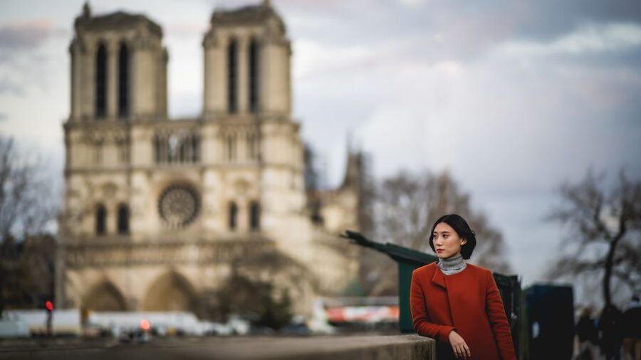 Paris: Premium Film Director Photoshoot & Natural Direction - The secret stop: why the route matters more than the landmark