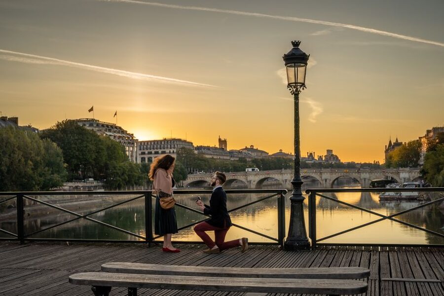 Paris: Premium Film Director Photoshoot & Natural Direction - A one-hour itinerary that balances variety and not wasting your day