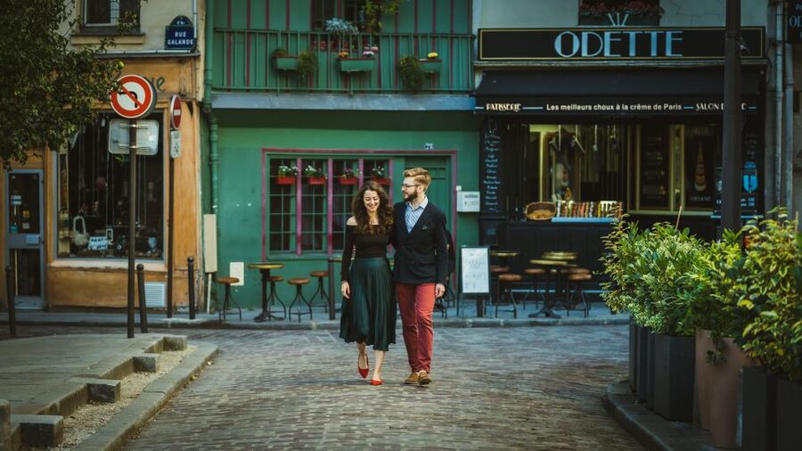 Paris: Premium Film Director Photoshoot & Natural Direction - Where the session starts: Bir-Hakeim and the Paris mood it creates