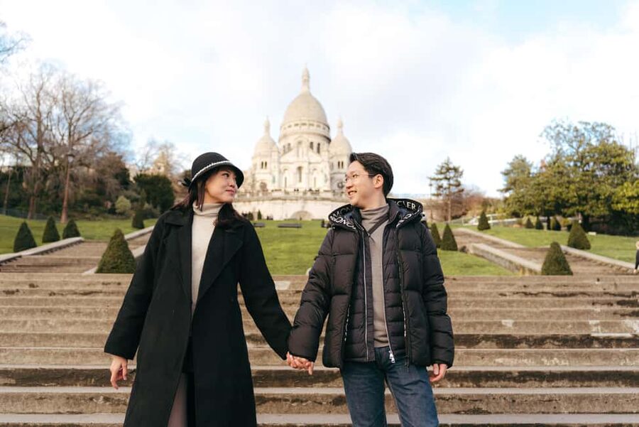 Paris: Premium Professional Photo Shoot - Timing in Paris: traffic, crowds, and weather can change the quality of your hour