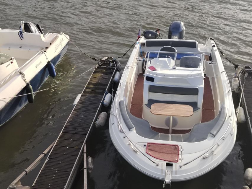 Paris: Private Boat Cruise on Seine River - Booking value: is 588 dollars per group a smart use of money?