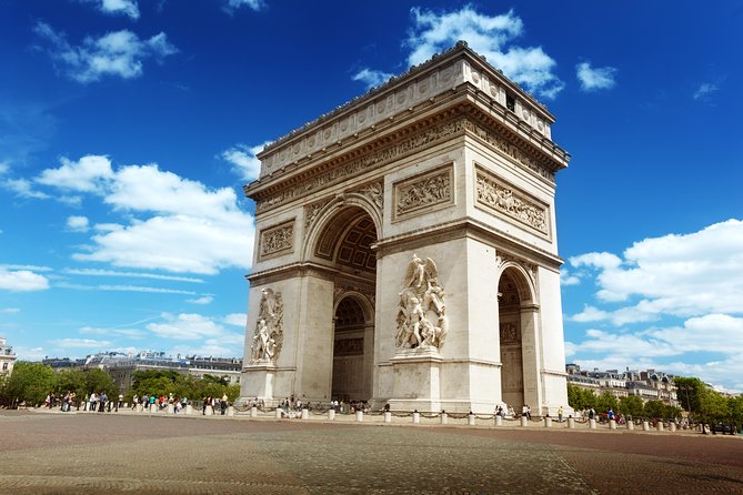 Paris Private Day Tour & Seine Cruise for Kids and Families - Montmartre’s Sacré-Cœur Hill: City Views and a Bakery-Chat Practice