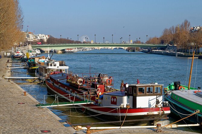 Paris : Private electric bike tour with wine and cheese tasting - Where you start: Brasserie Madame Charles and a smooth meetup