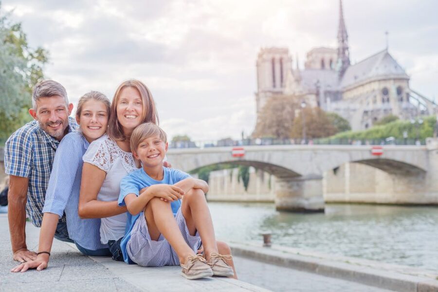 Paris: Private Family Tour, Highlights and Museum Visit - Louvre-area views: what you get in 10 minutes (and what you don’t)
