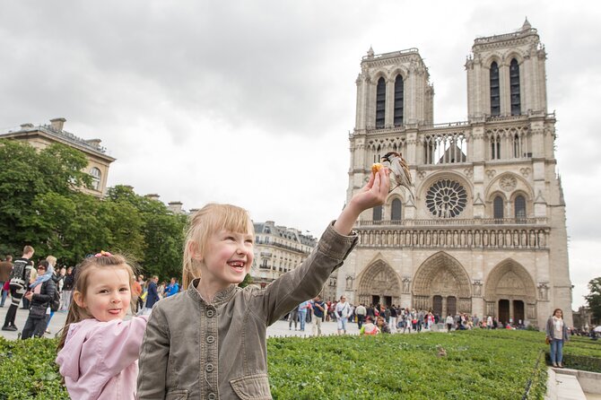Paris Private Family Tour - Highlights & the Best Museum for Kids - A private Paris route that keeps kids moving