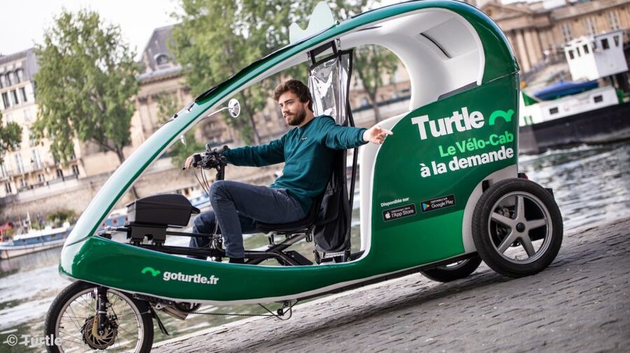 Paris : Private guided tour in Rickshaw bike - Napoléon - The 30-minute Mini Napoléon sweep: Louvre to bridges, in a tight loop