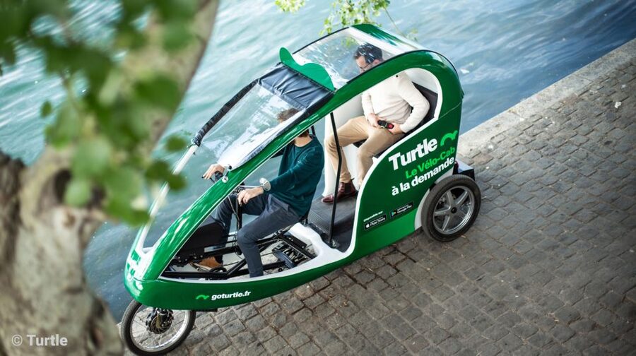 Paris : Private guided tour Rickshaw bike - Saint-Germain - Meeting at Fontaine Saint-Michel: Fast Start, Easy Orientation